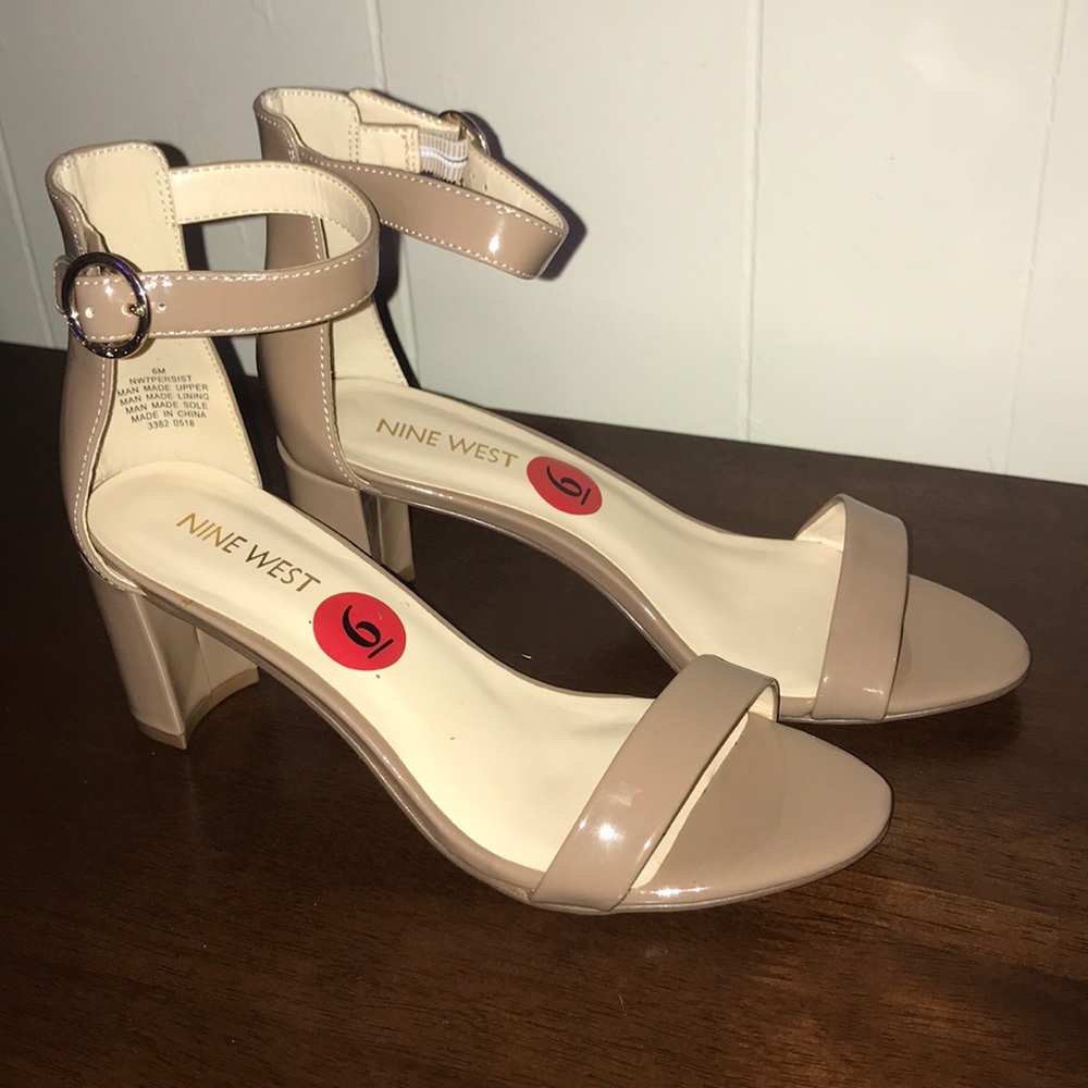 Women’s shoes